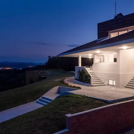 Вилла Basque Breath-villa Unica,vista Fantastica,piscina